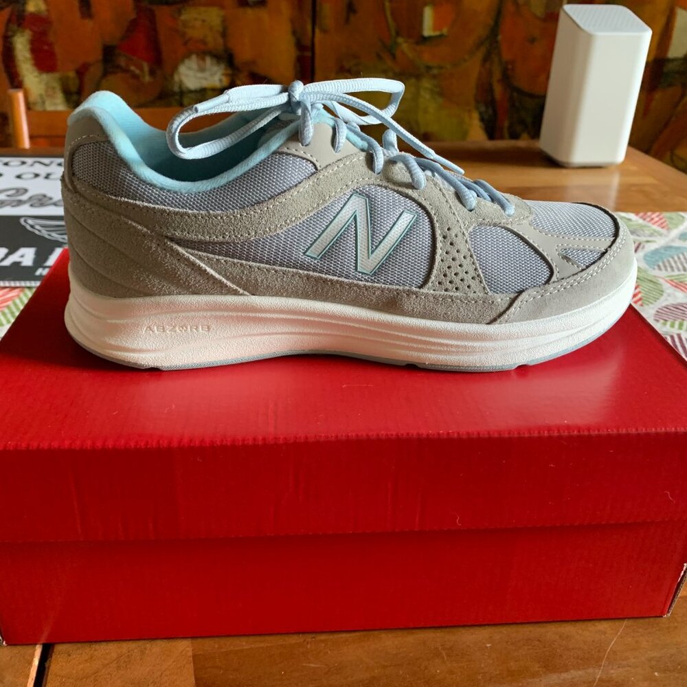 New Balance Women's 877 V1 Walking Shoe NIB